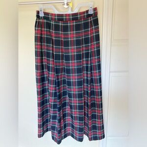 Karen Scott size 10 long plaid skirt, great condition.